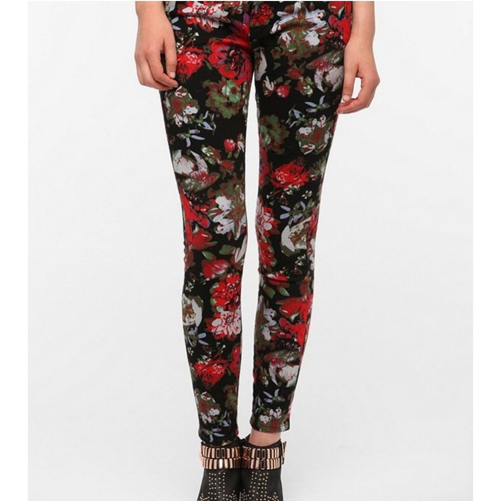 BDG Twig Mid-Rise Jean - Oversized Floral Print